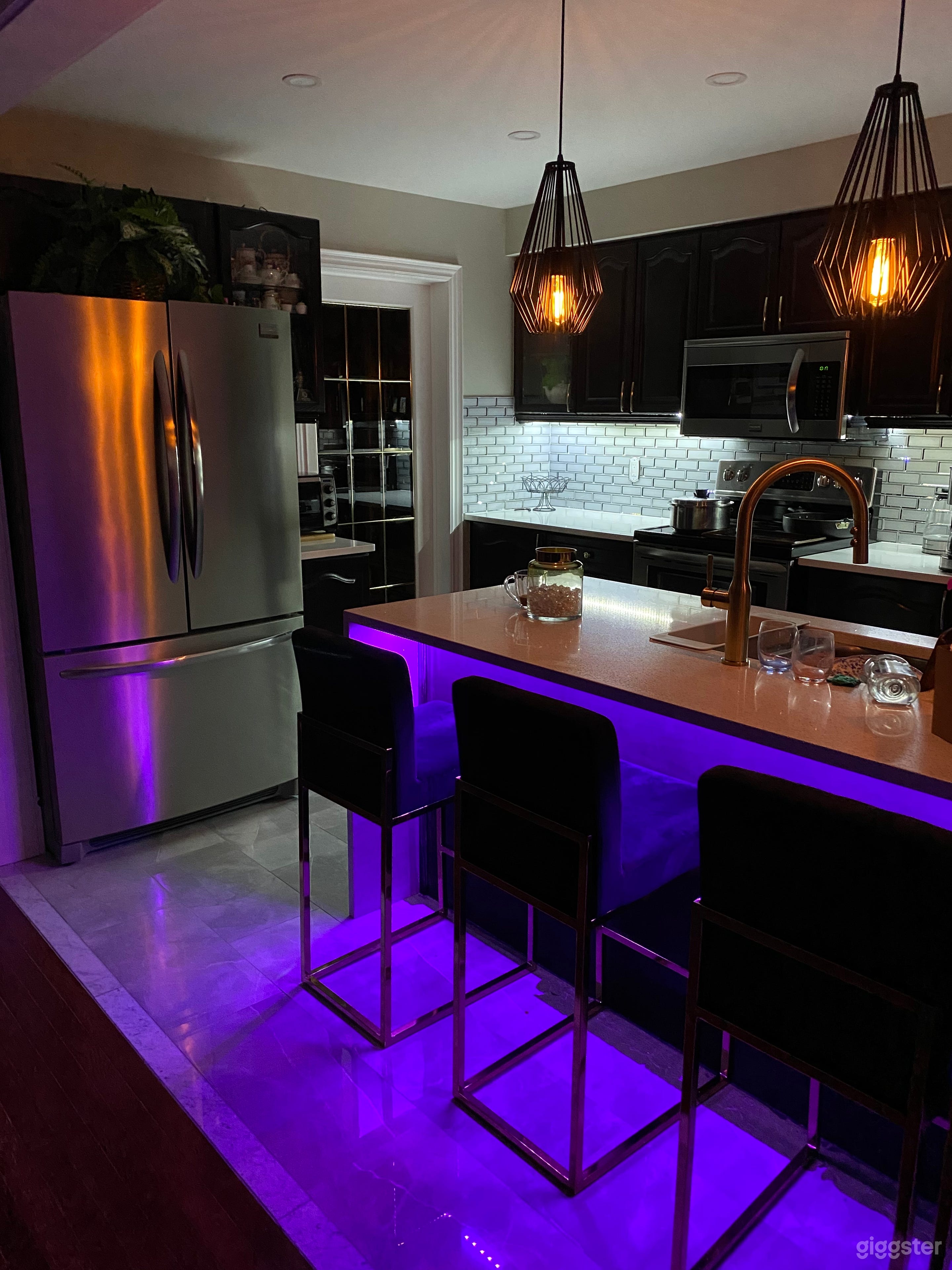 PERFECT FOR MUSIC VIDEOS Photo 1