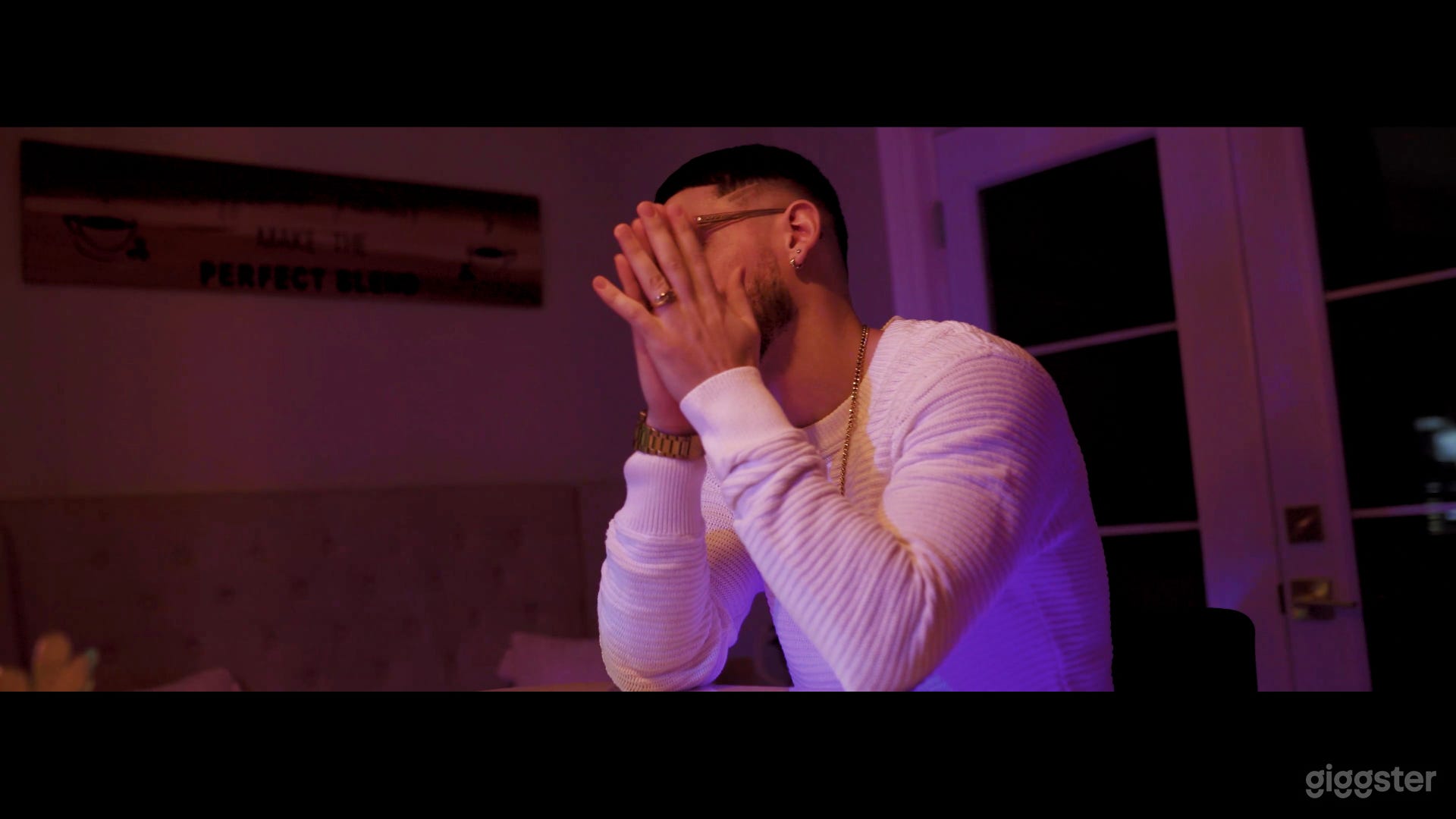 PERFECT FOR MUSIC VIDEOS Photo 4