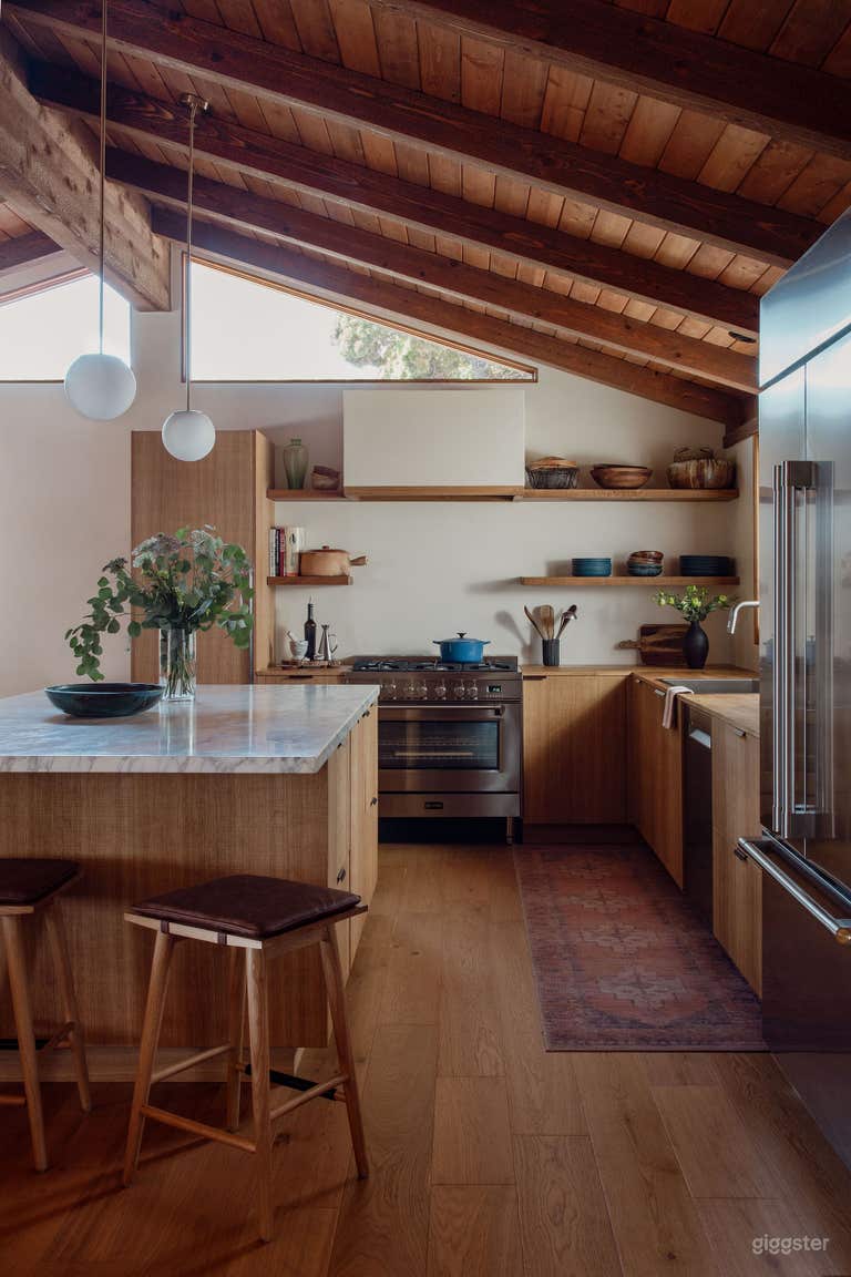  Canyon House Filled with Natural Light, Warm and Cozy Charm 