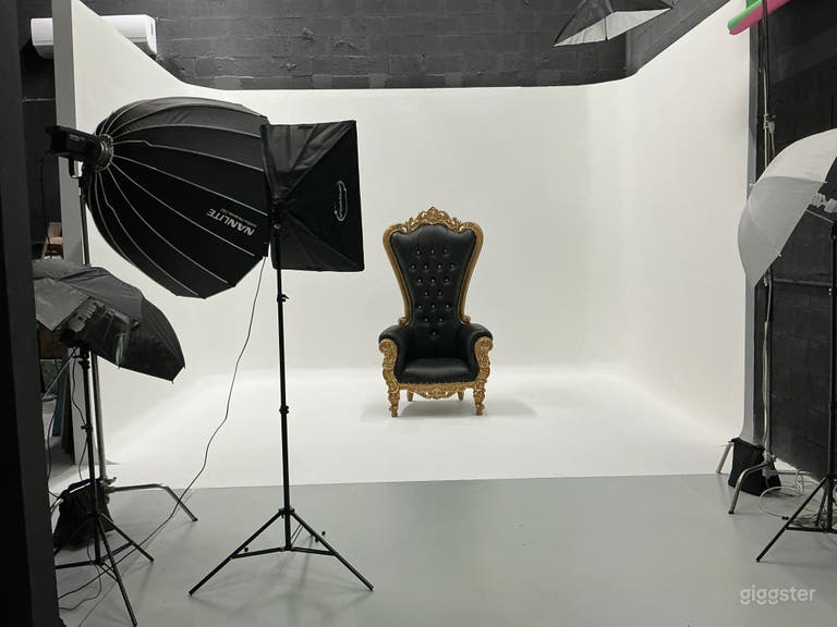 Modern Photo & Video Studio for Productions & Events 