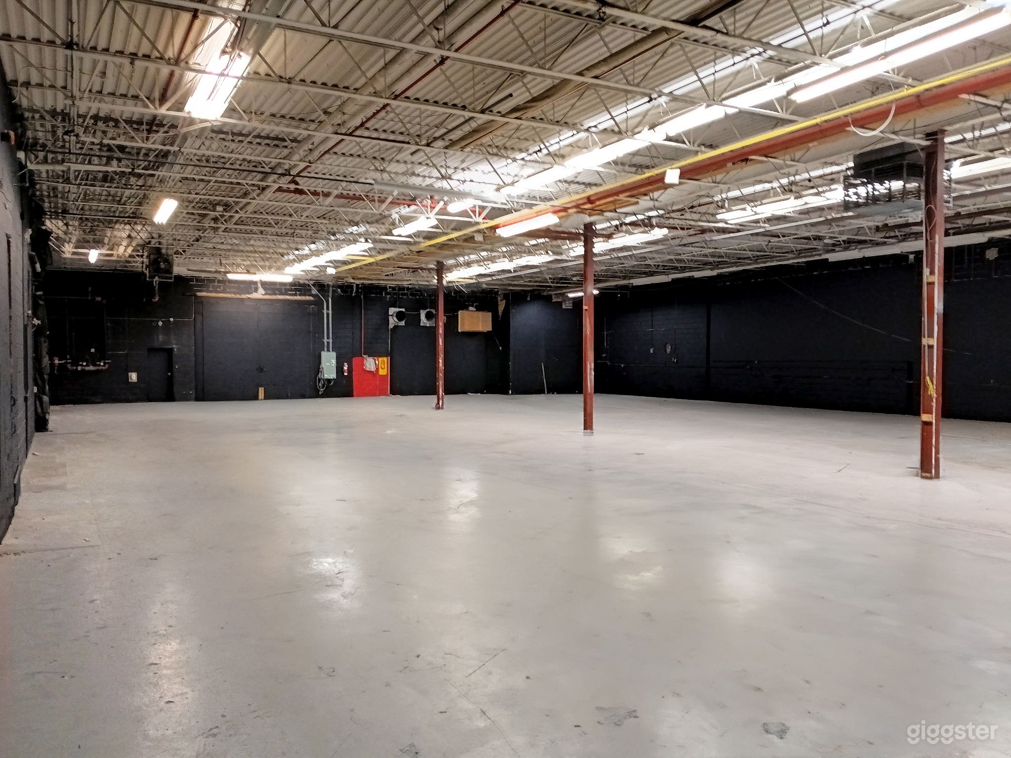 19K sqft Professional Sound Stage w/ Support Space Photo 2