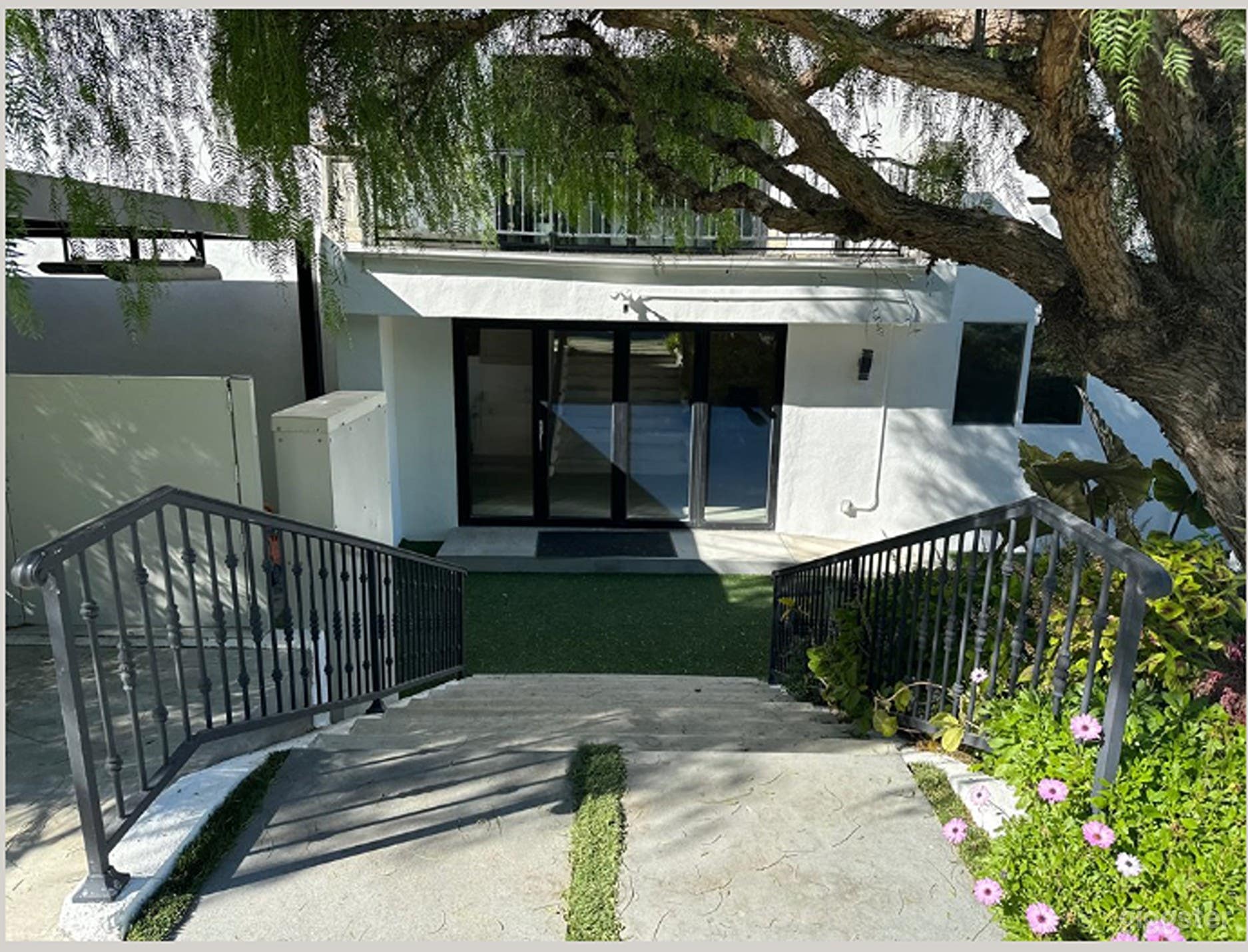 Elegant, Versatile Pergola Venue Photo 2