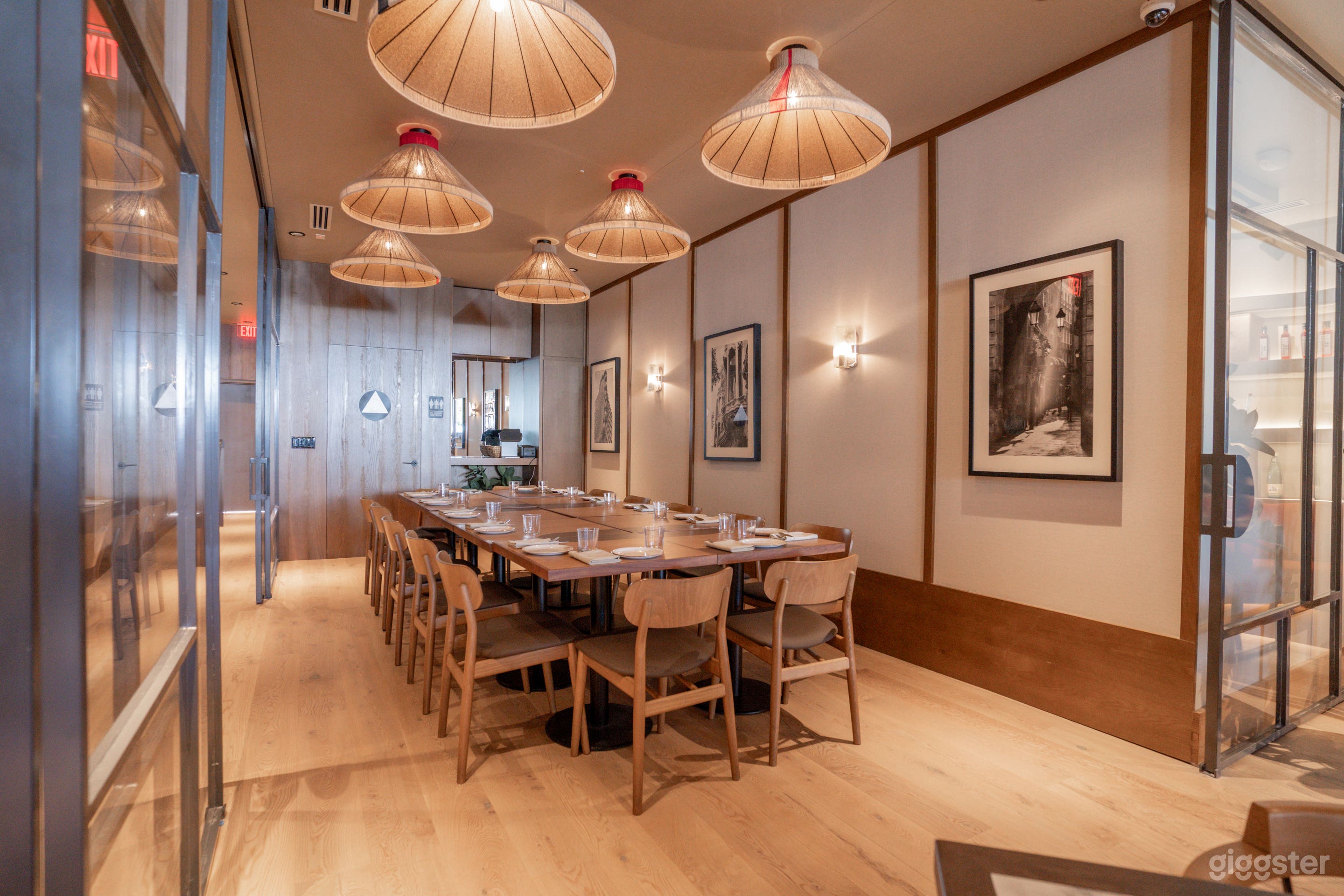 Store, Bar and Restaurant setting Photo 3