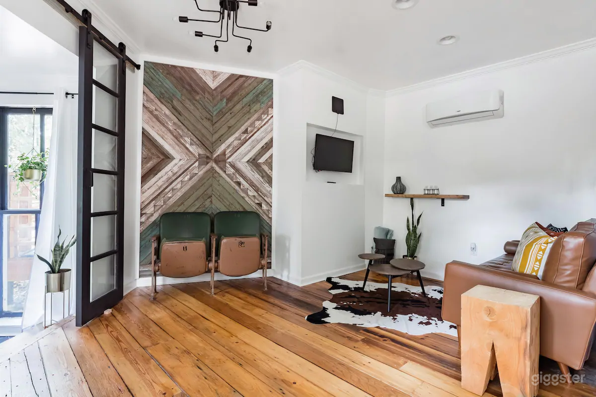 Charming Bungalow Filming Location: Rustic Elegance in Atlanta's Heart Photo 2