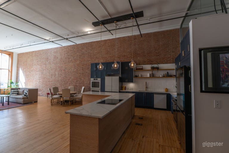  Union Square Loft w/ Chef's Kitchen 