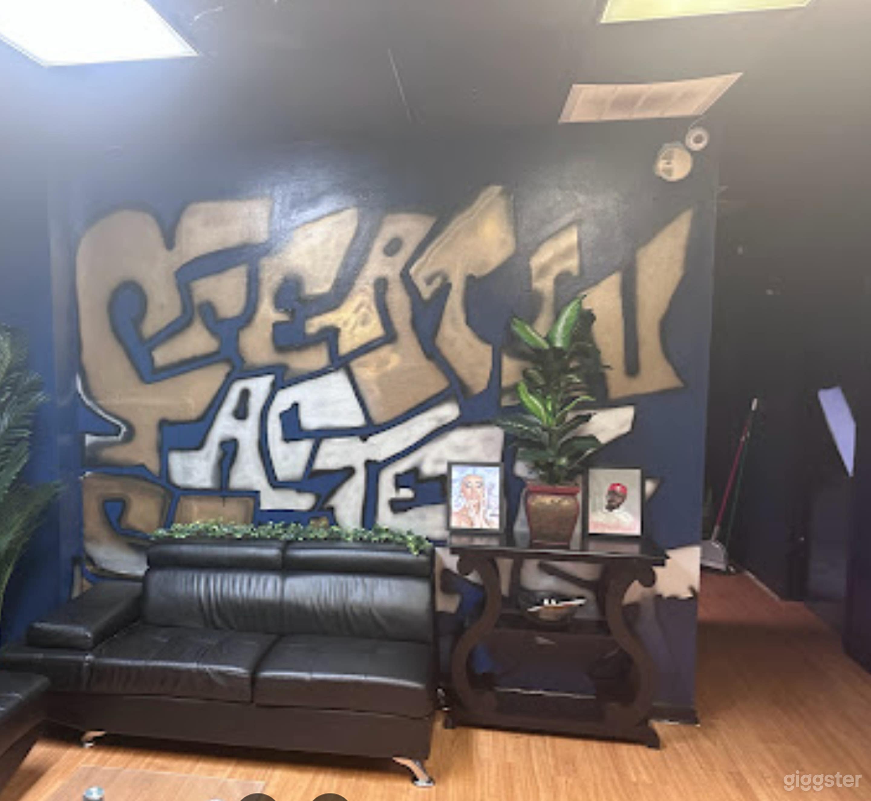 Renowned Music Studio C Photo 3