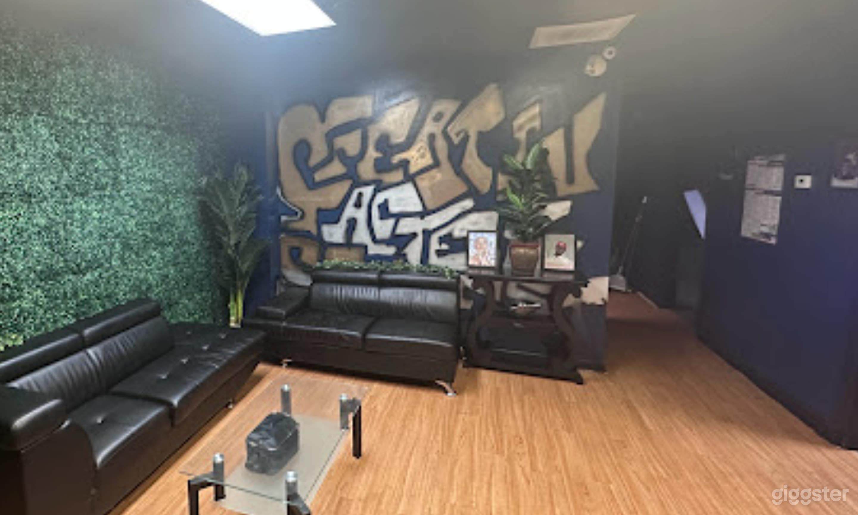 Renowned Music Studio C Photo 1