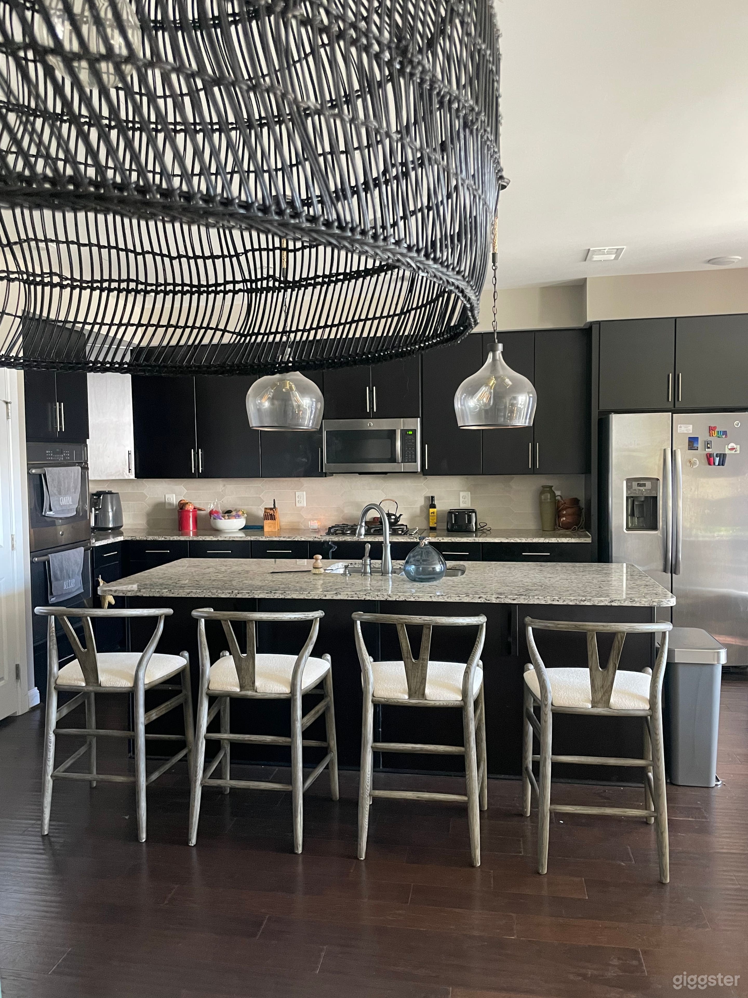 Modern Luxury Kitchen  Photo 1