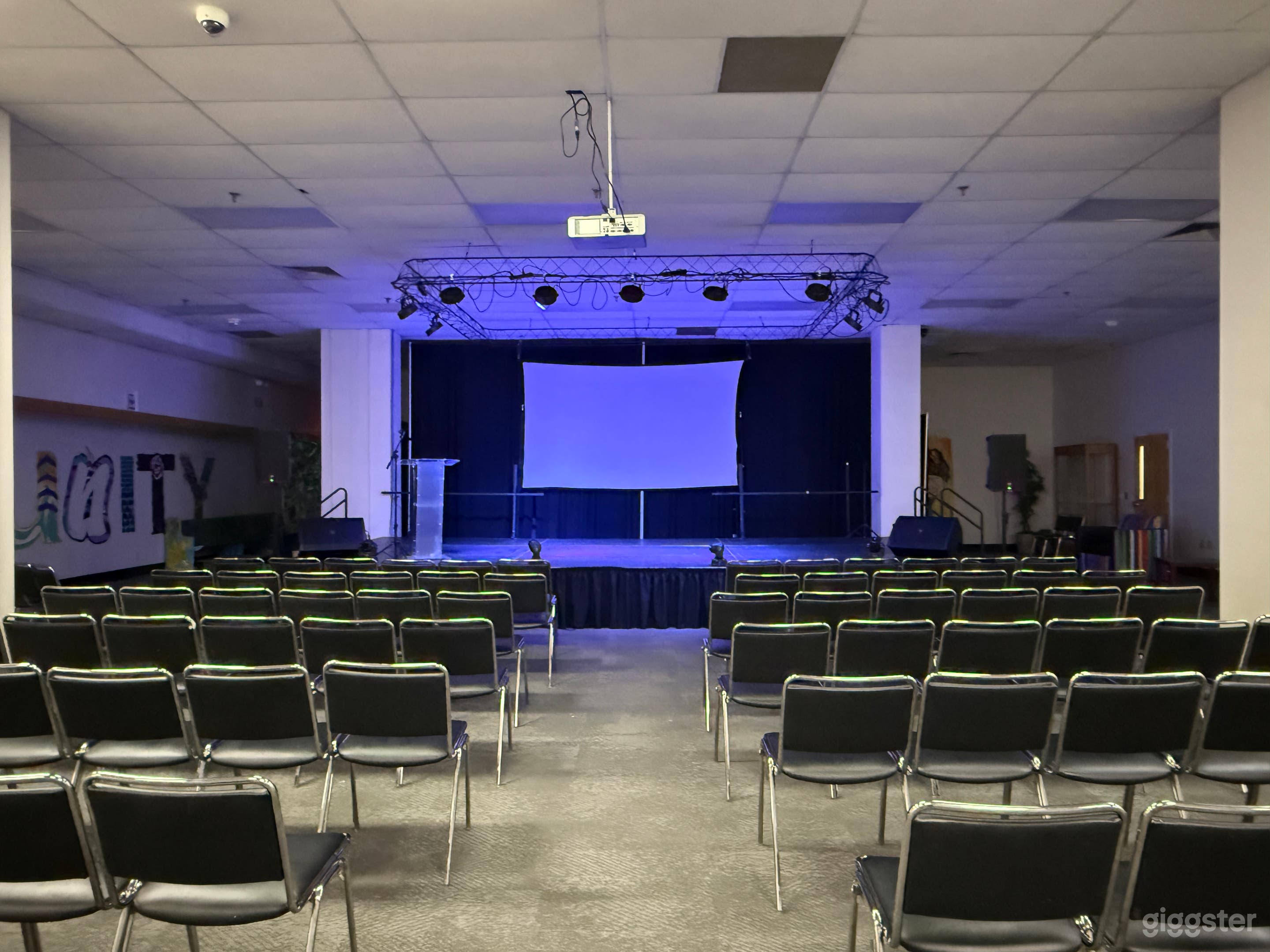 Multipurpose Encore Room in Uptown Charlotte Photo 1