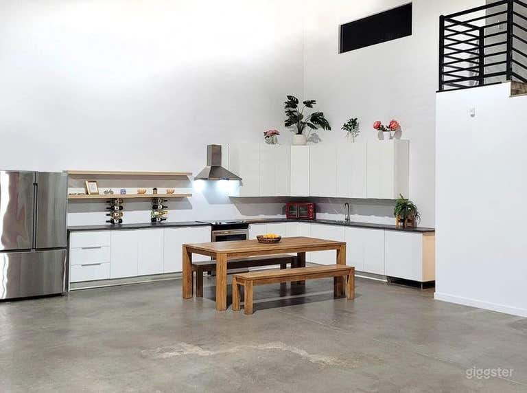  Studio 5 - Standing Custom KITCHEN SET  