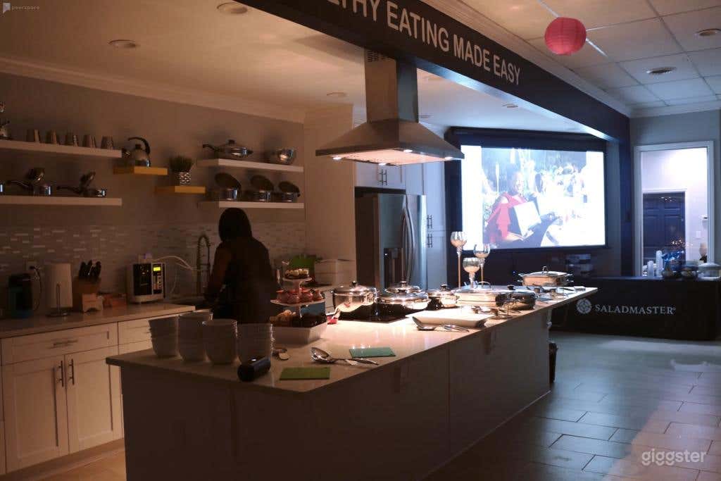 Urban Professional Studio in Downtown Roswell  Photo 3