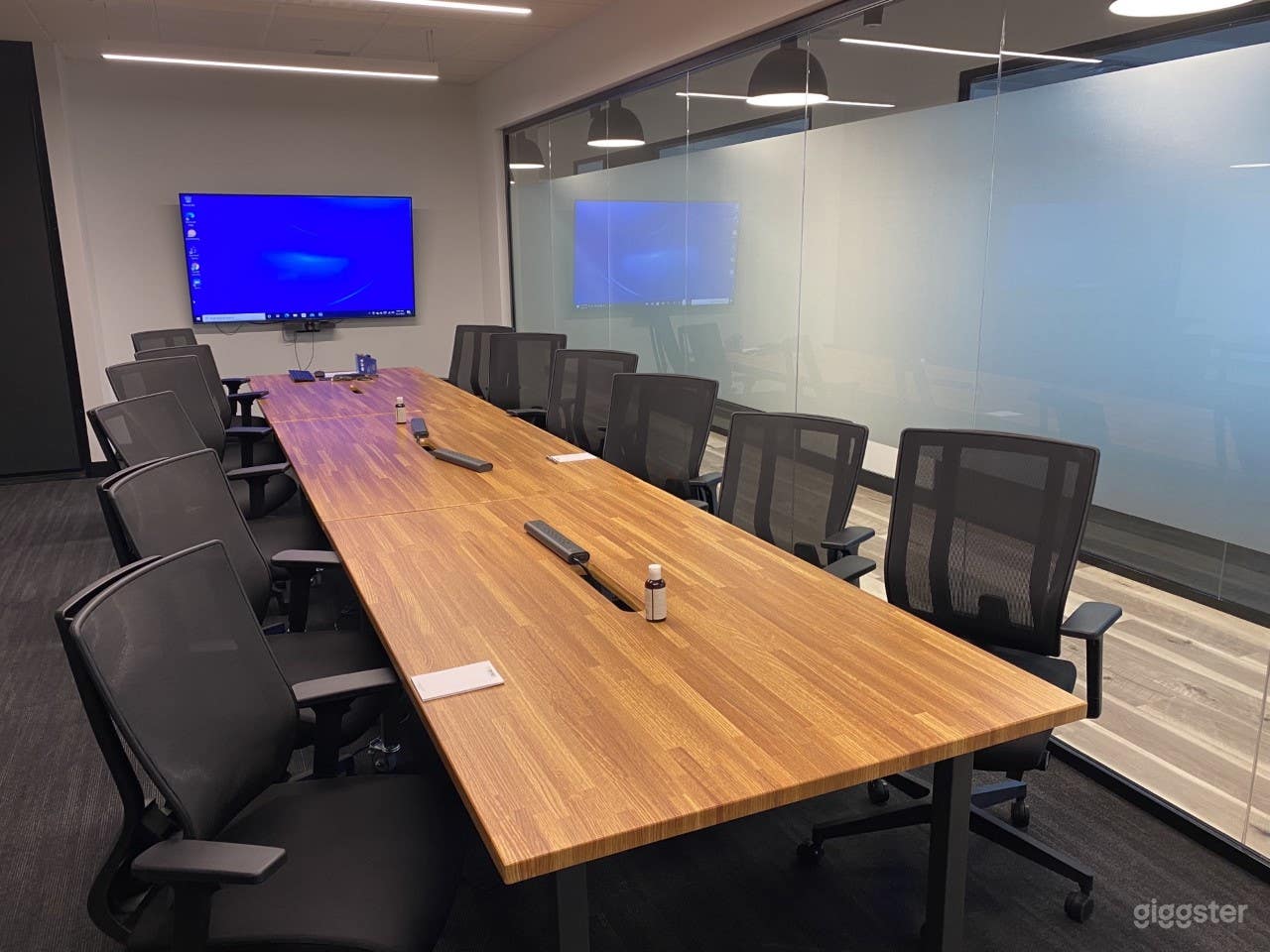 Chinook Conference Room Photo 1