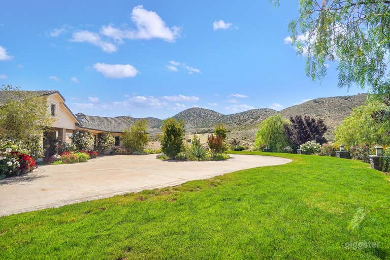  Front yard and hillside views 