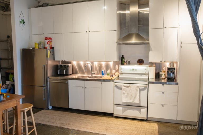  Podcast + Self Tape Studio with Kitchen +Washroom 