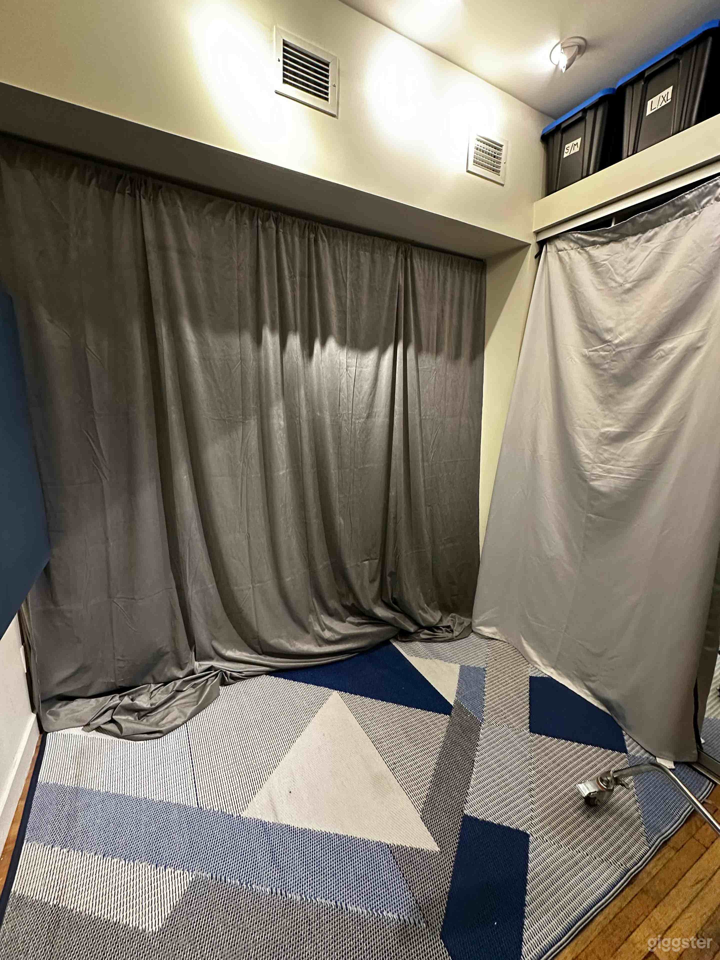 Podcast + Self Tape Studio with Kitchen +Washroom Photo 3