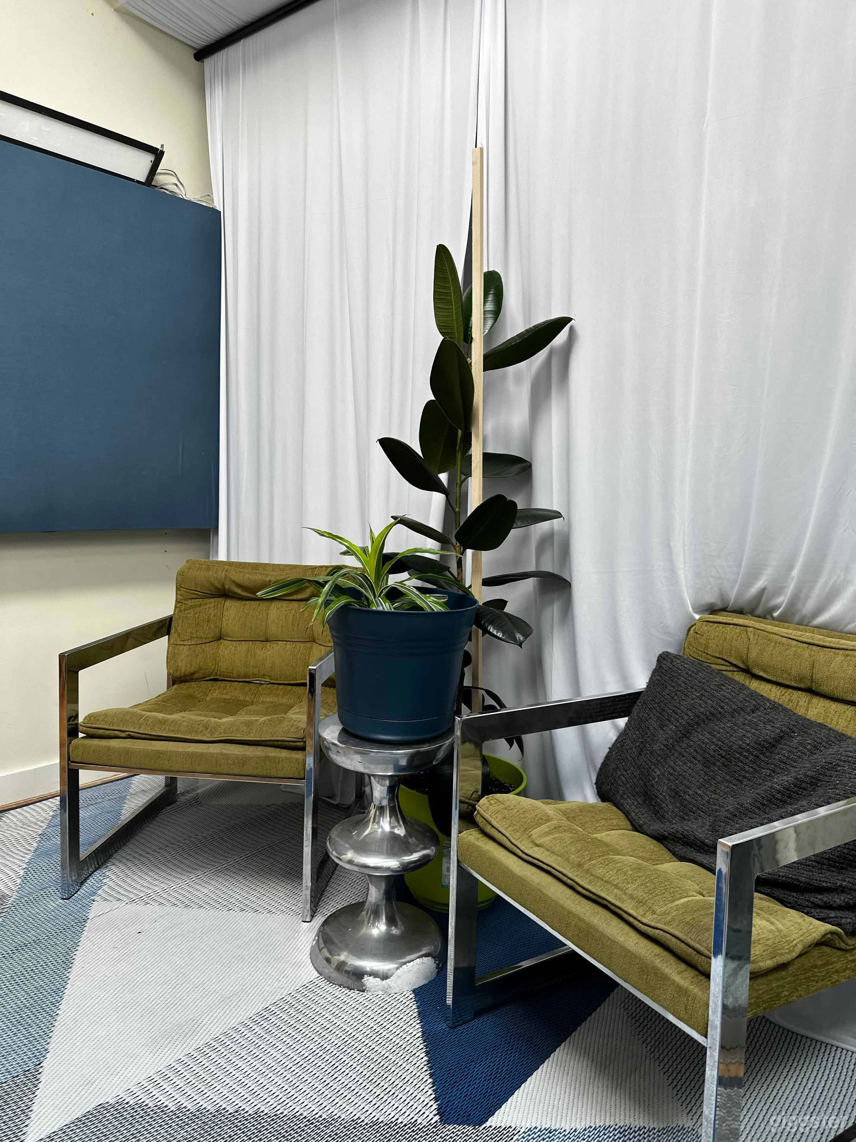 Podcast + Self Tape Studio with Kitchen +Washroom Photo 2