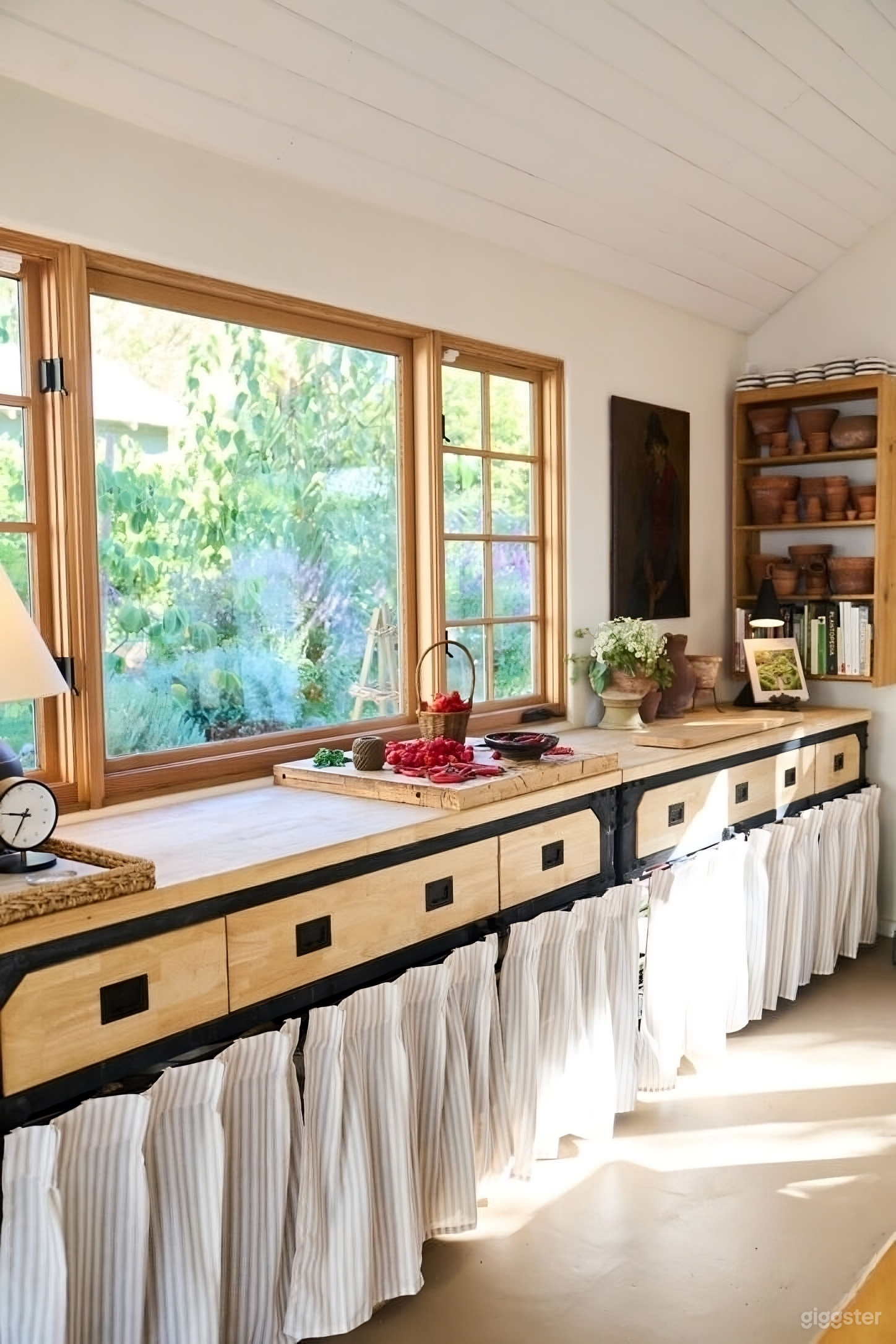 Creative Studio & Garden in Heart of Los Angeles Photo 3