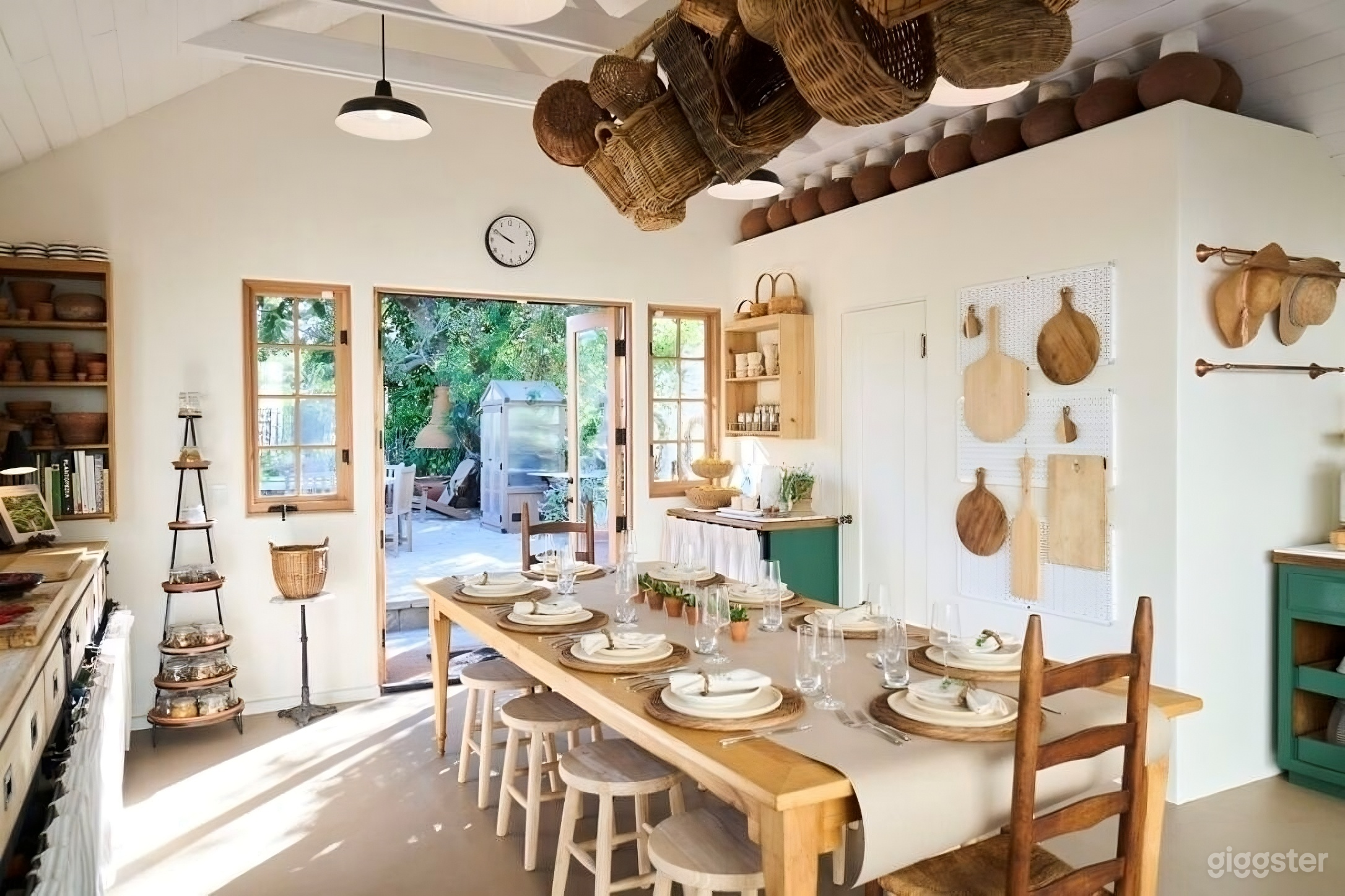 Creative Studio & Garden in Heart of Los Angeles Photo 1