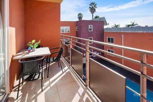  Vibe and Comfort Hotel in Los Angeles 