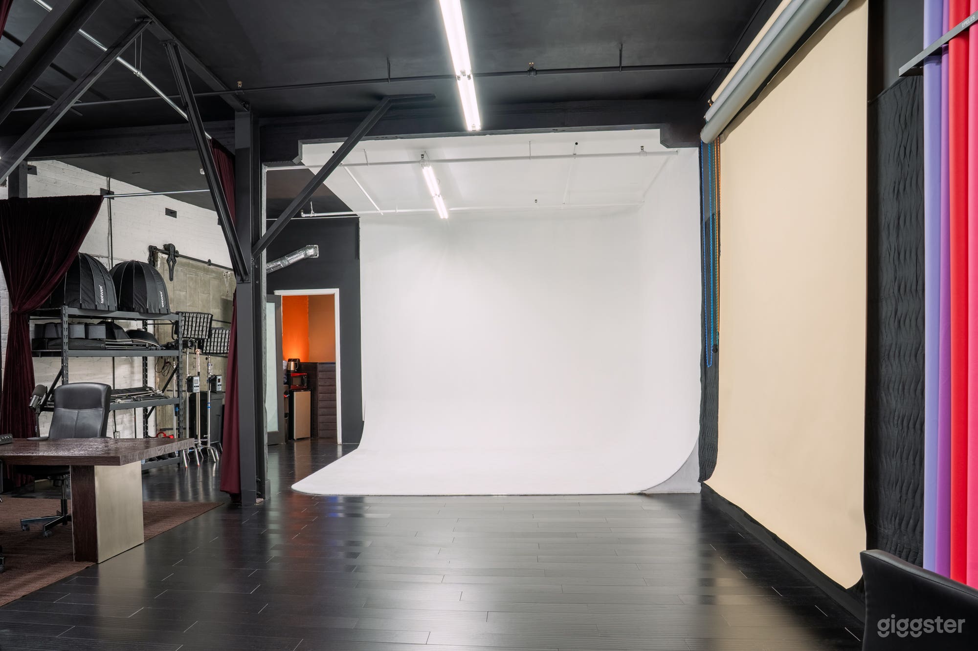 Photo/Video/Podcast Studio in DTLA with equipment and AC Photo 2