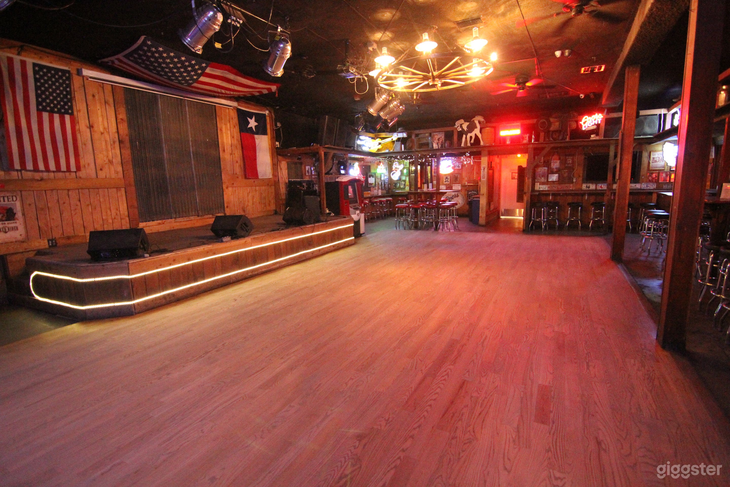 Huge County Bar with Pool and Booth Sitting Photo 4