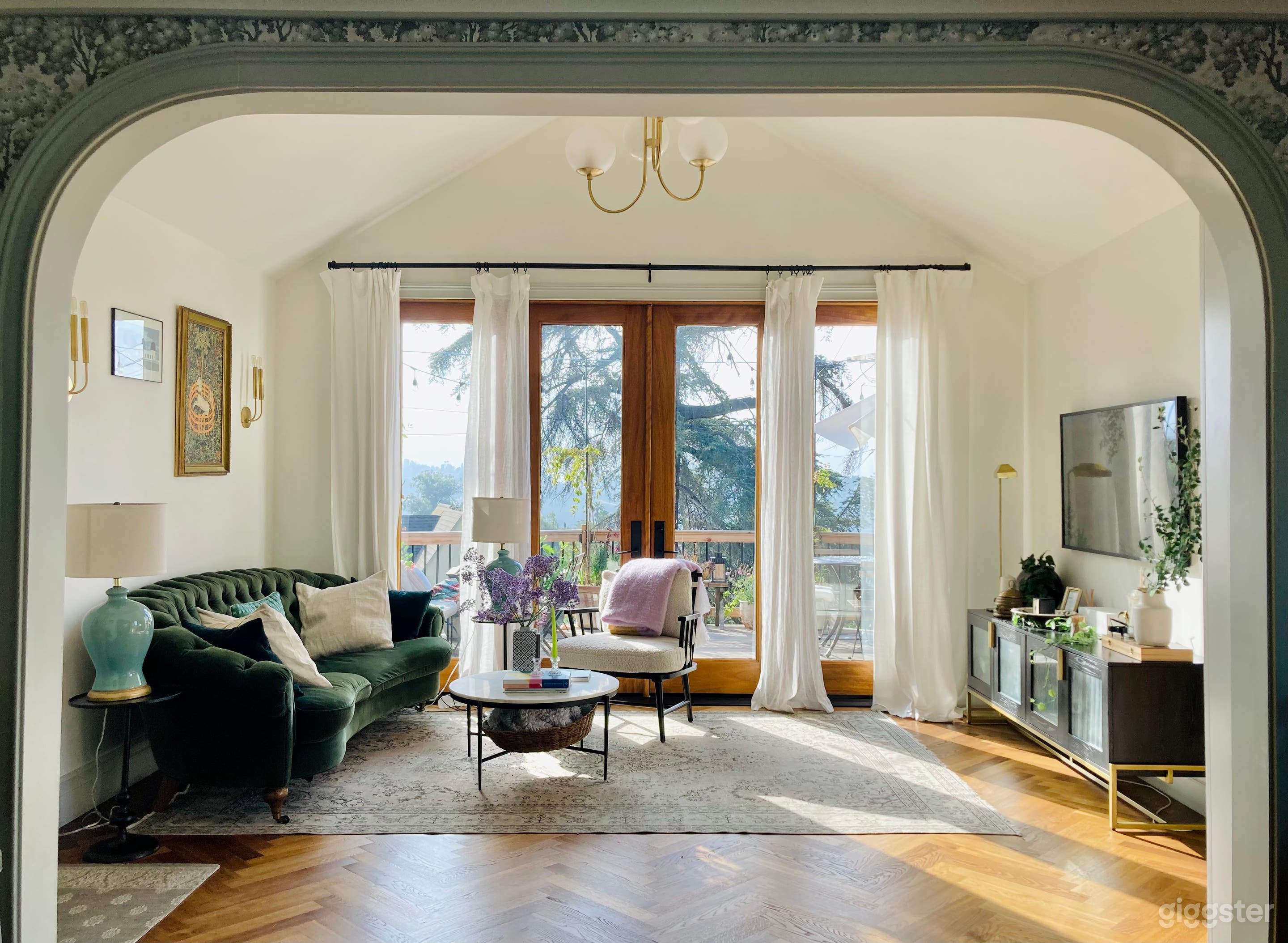 Stylish Cottage Style Home Photo 1