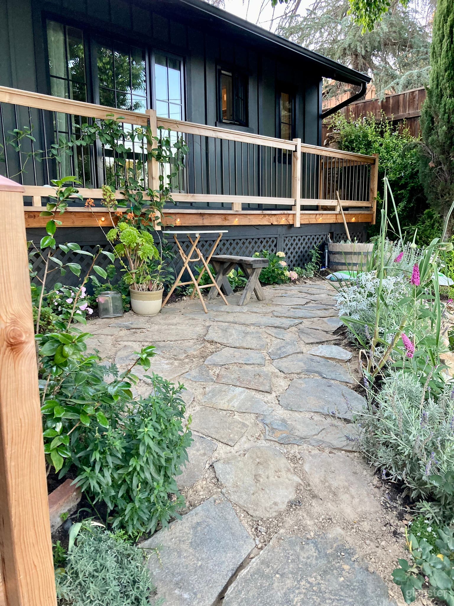 Stylish Cottage Style Home Photo 2