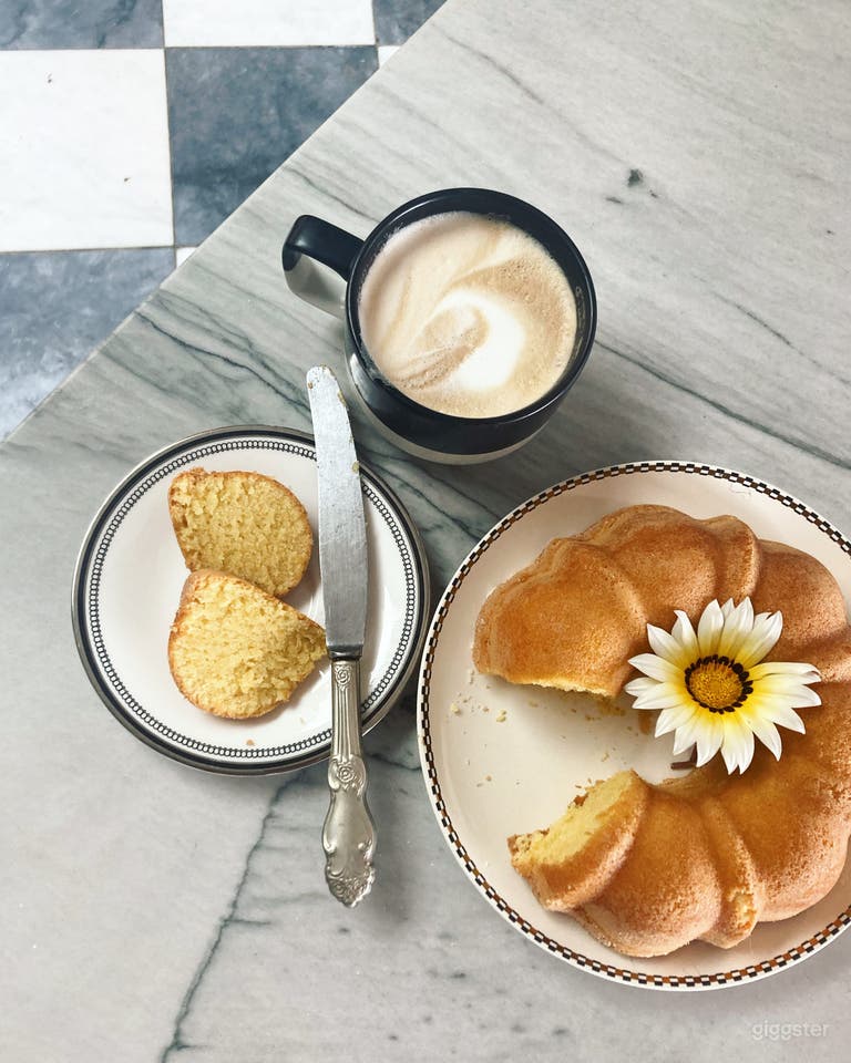  Stylish Cottage Style Home 