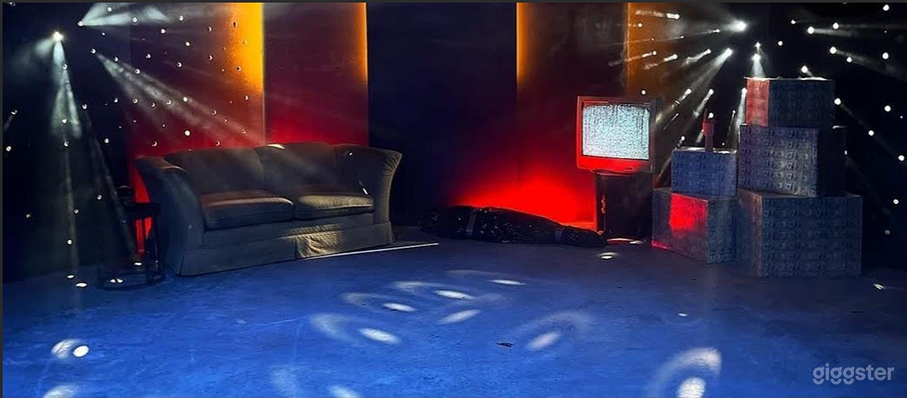 Expansive, Creative Warehouse/ Studio Photo 2