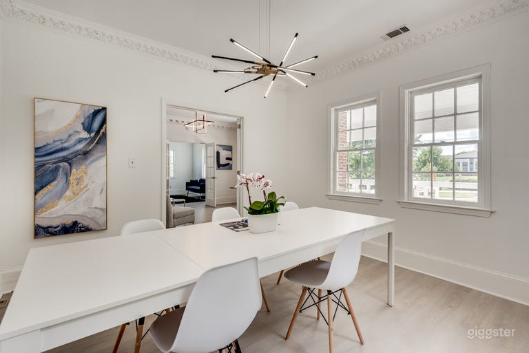  High Class Space Overlooking Downtown Norcross 