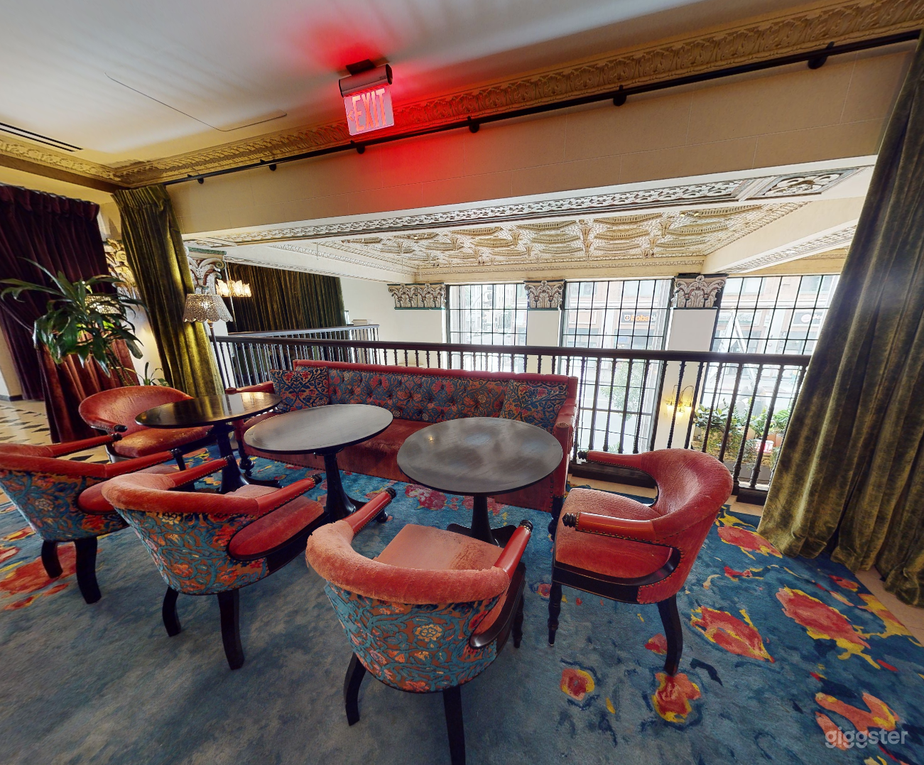 Mezzanine East Photo 1