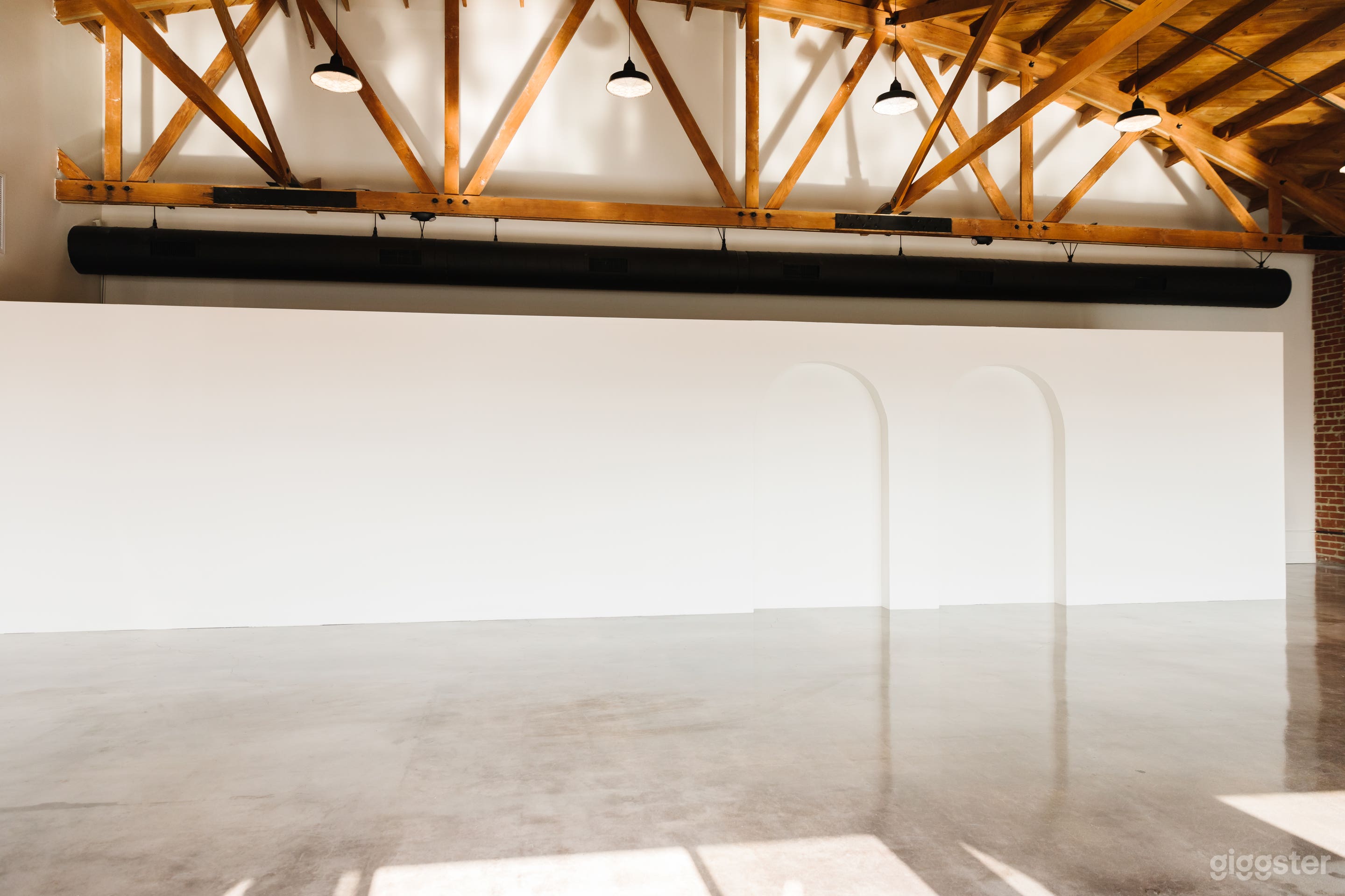 Modern Creative Studio Space Photo 2