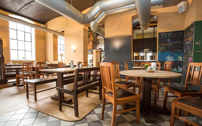  Erdgeschoss & Biergarten 