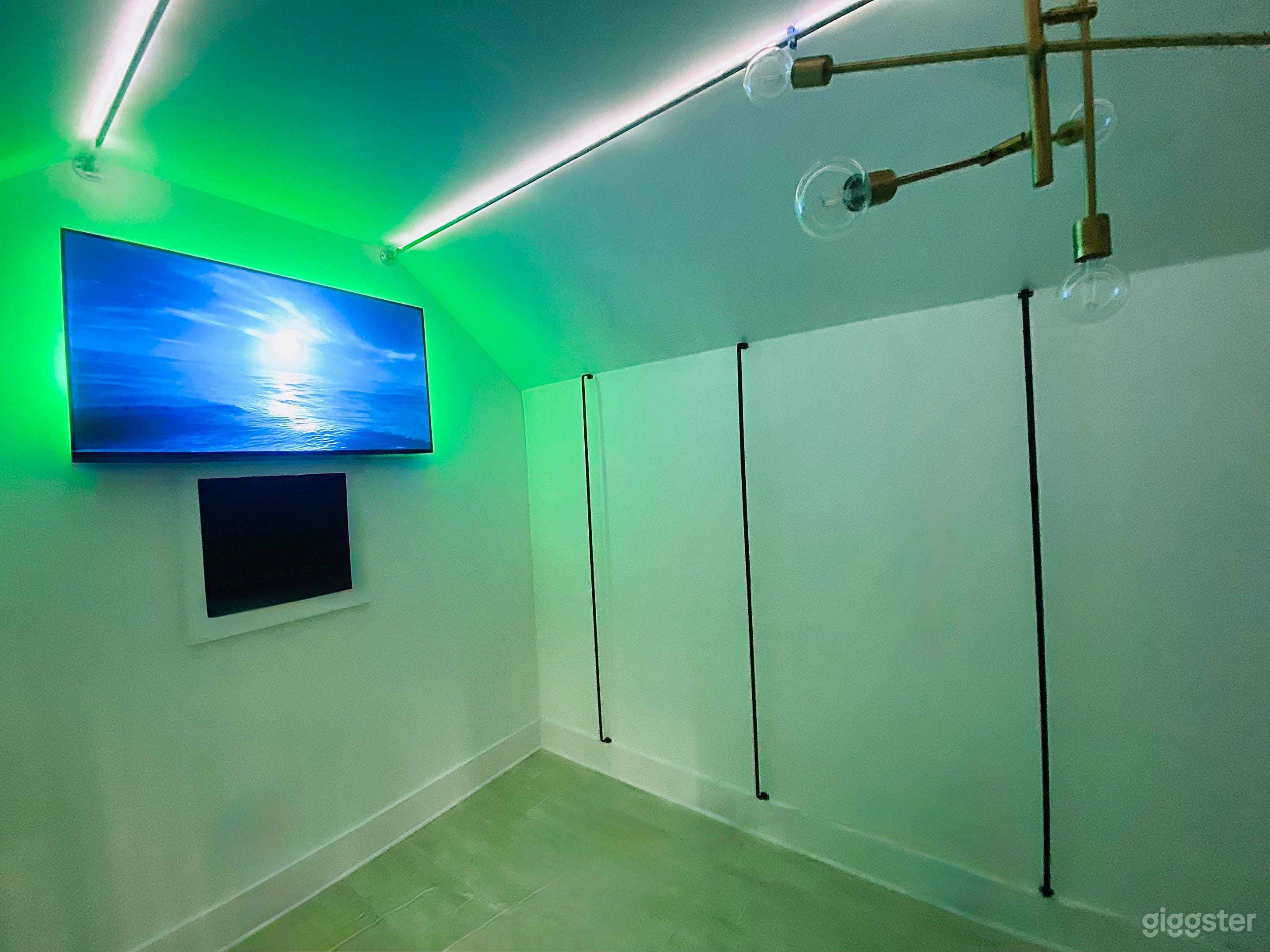 TheGreenTiNY | Creative Modern Production Studio Photo 3