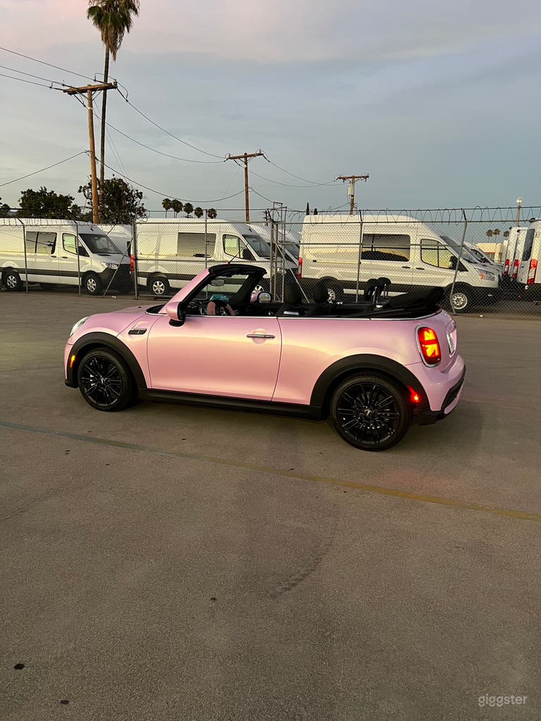 Pink car - pink convertible - Mini Cooper 2022 