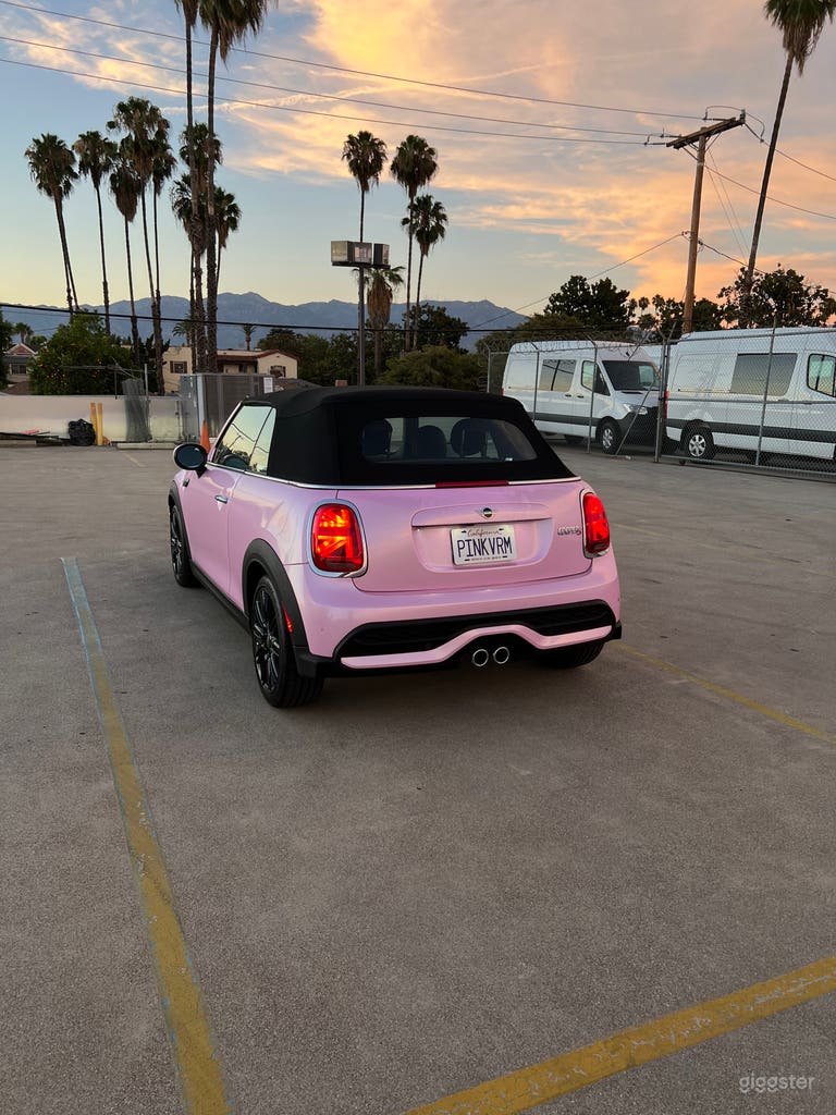  Pink car - pink convertible - Mini Cooper 2022 