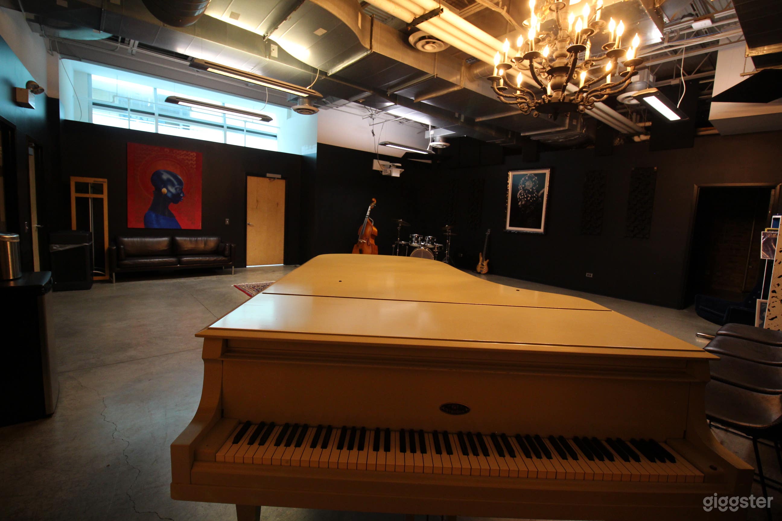 Speakeasy Rehearsal Space with Private Rooms Photo 3