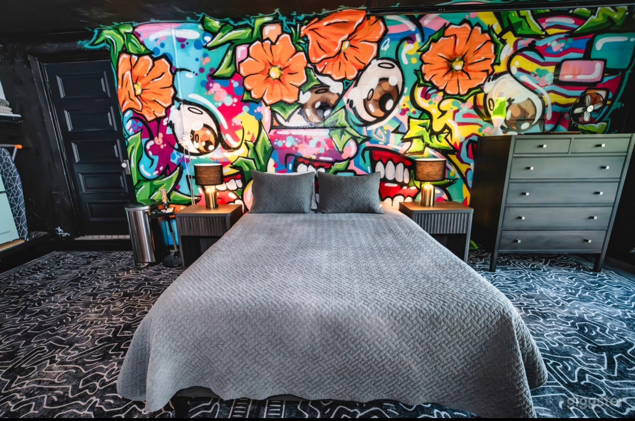 Pike’s Graffiti Garage Oasis Photo 2