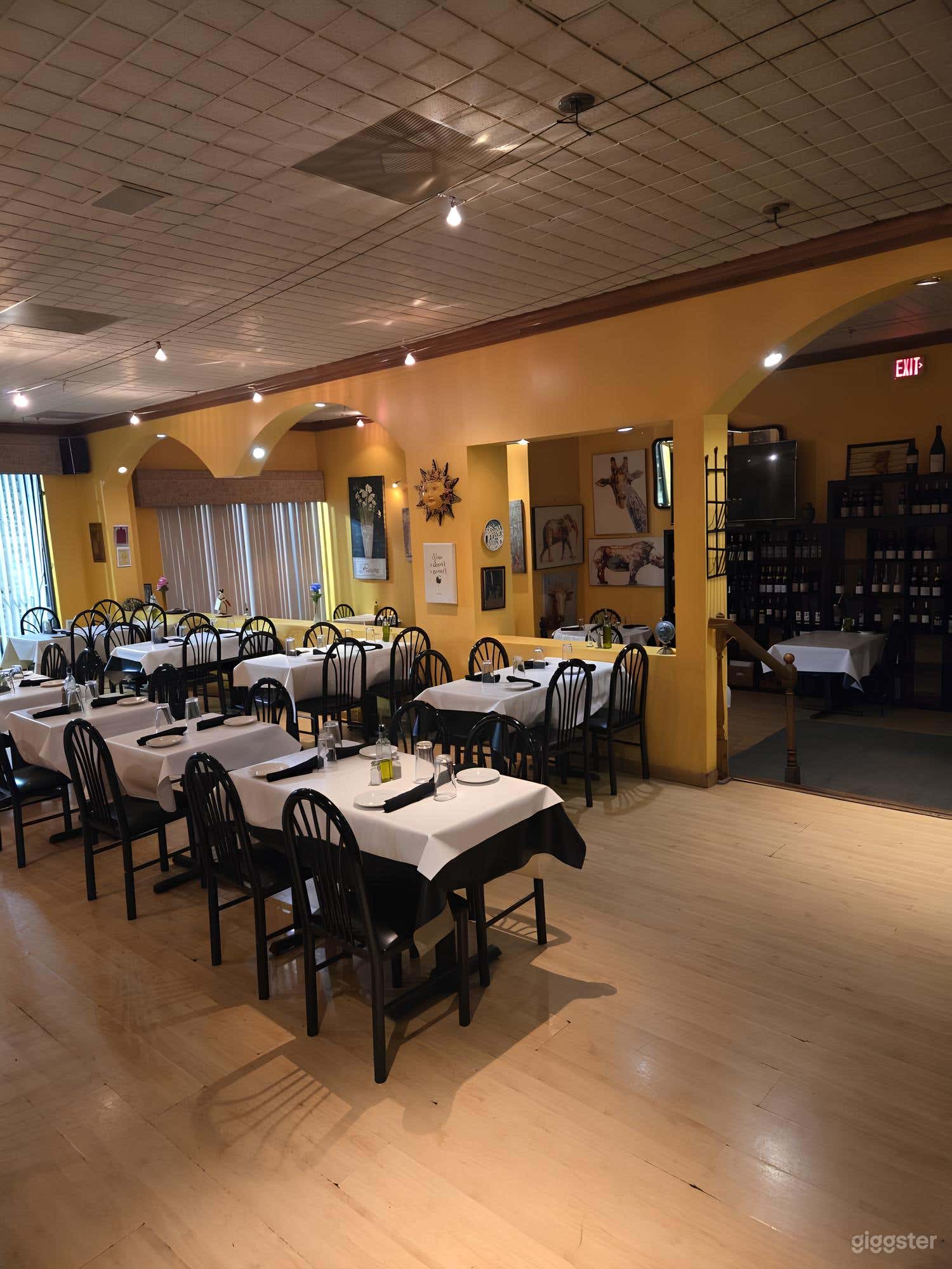 Italian Dining area with Wine Bar Photo 2