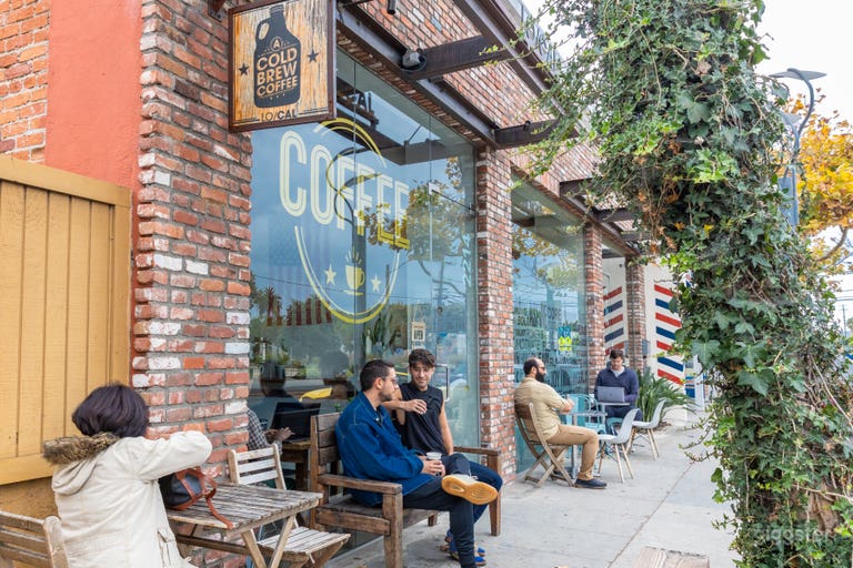  Eclectic Coffee Shop in Santa Monica 
