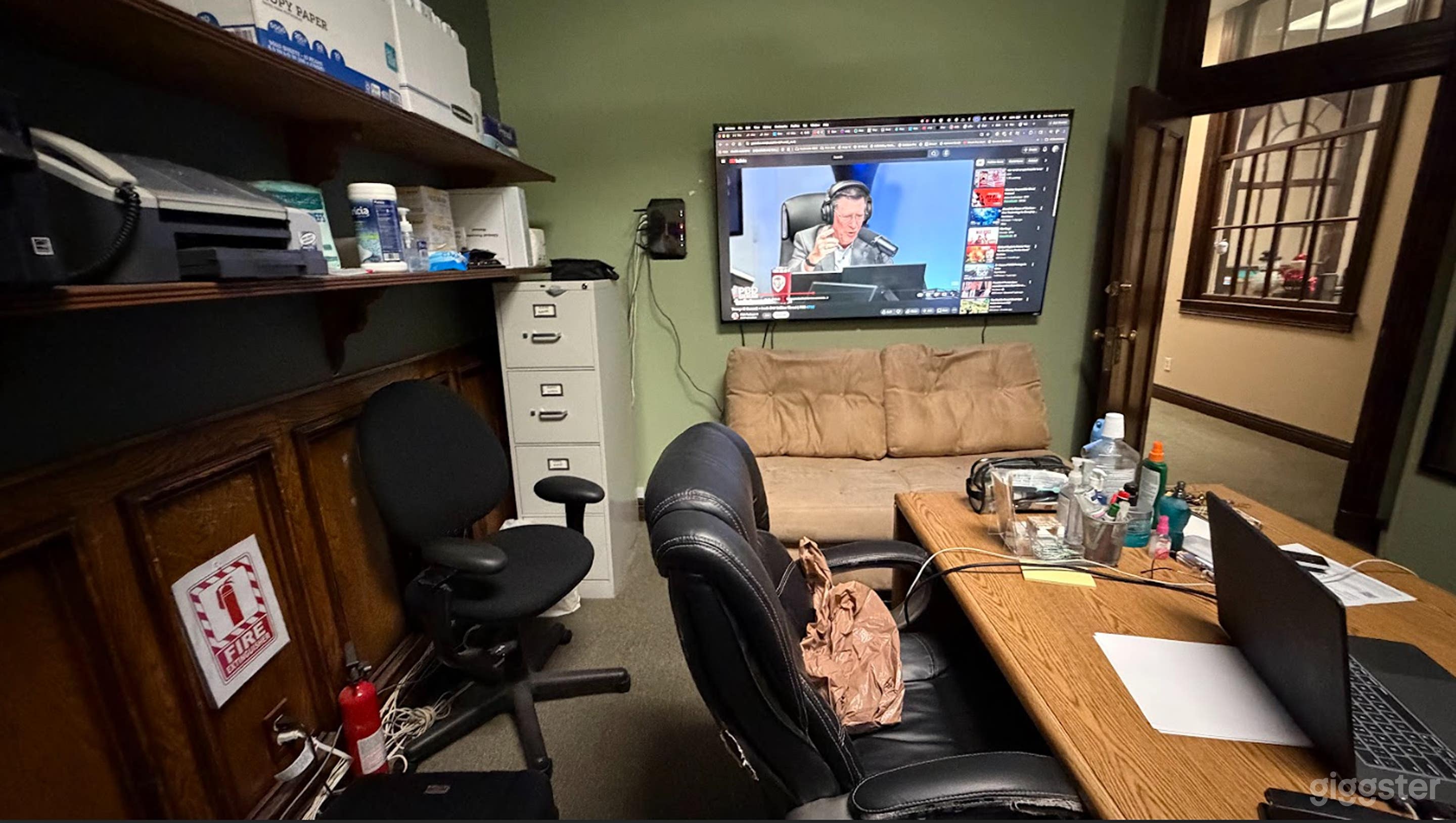 Versatile Workspace Photo 2