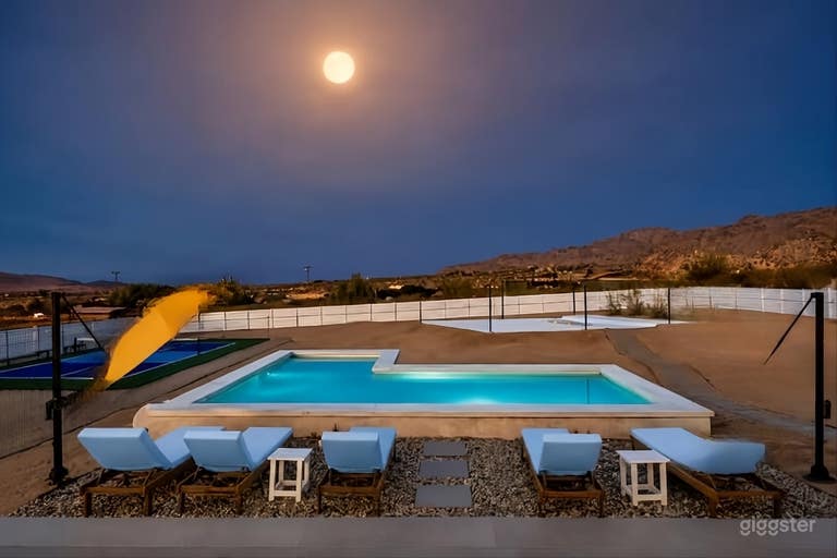  Luxury Desert Estate w/ Pool, Sports Courts & Entertainment 