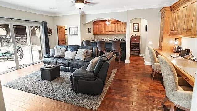  Modern Luxurious House in Santa Clarita 