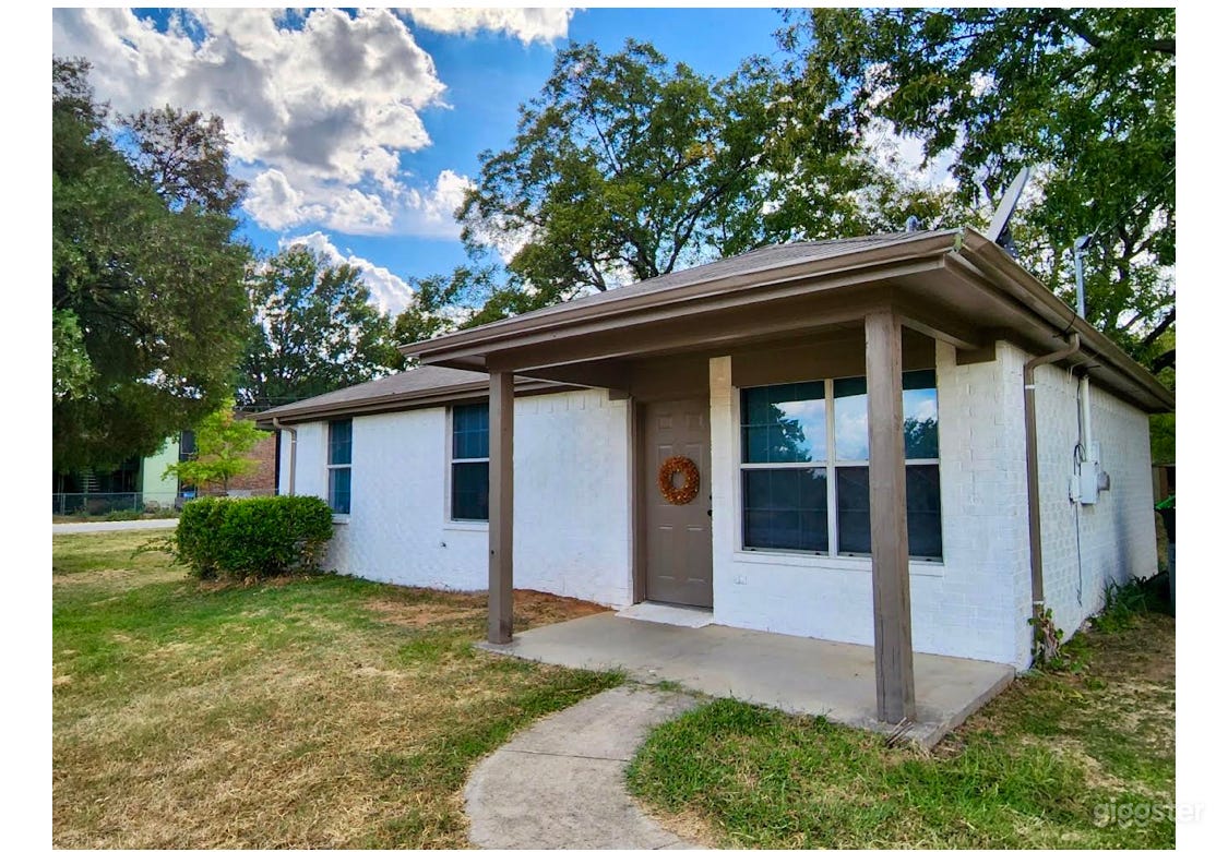 Cozy home including Outdoor Event Space Photo 2