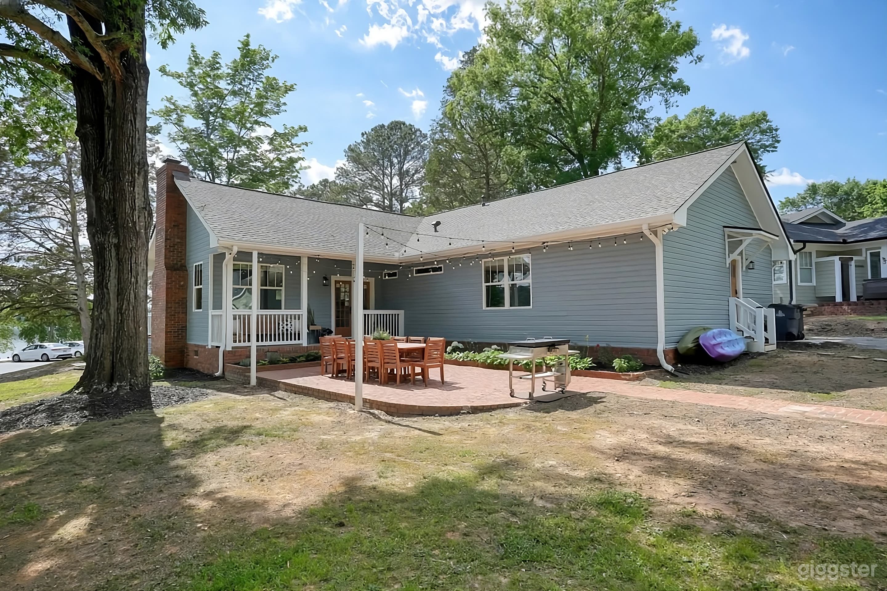 Lakeside Backyard Haven Photo 2