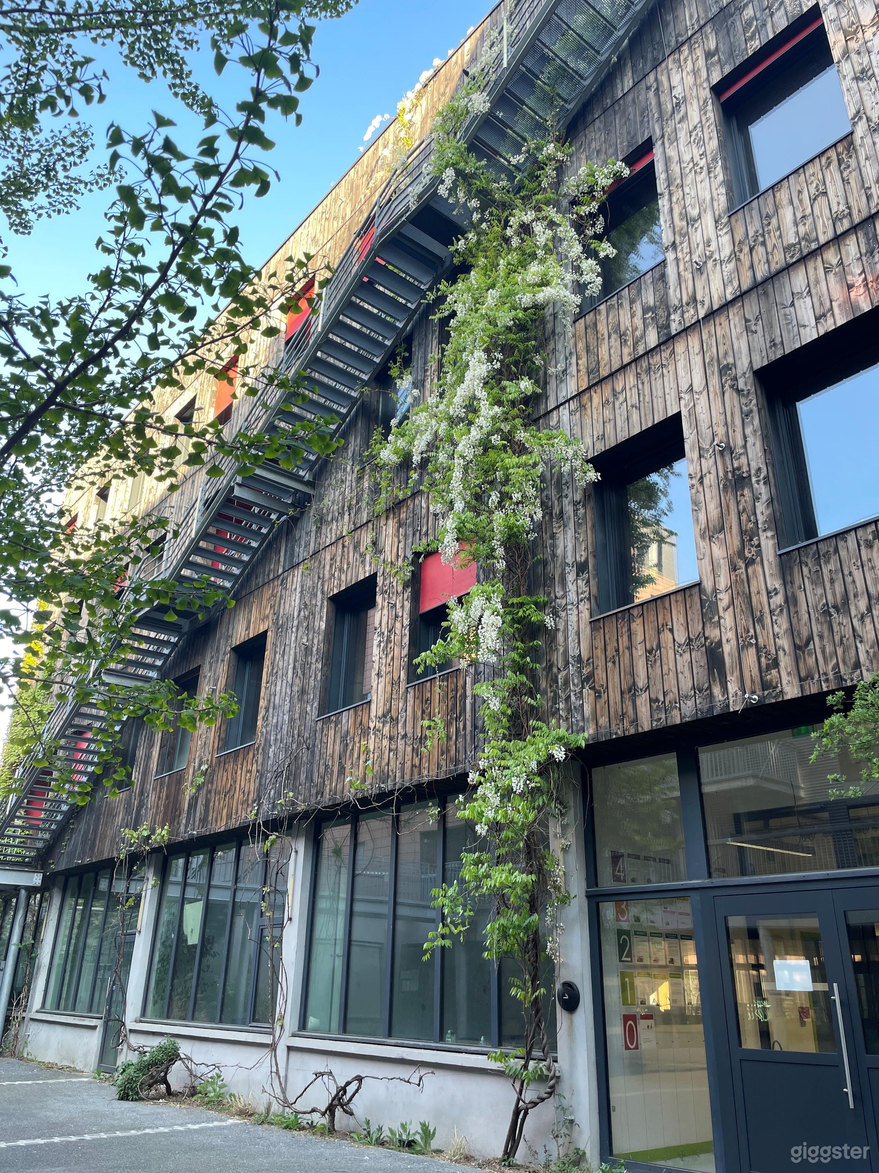 Photo de Immeuble de bureaux à Montreuil avec toit-terrasse 26 salle d'événements 4
