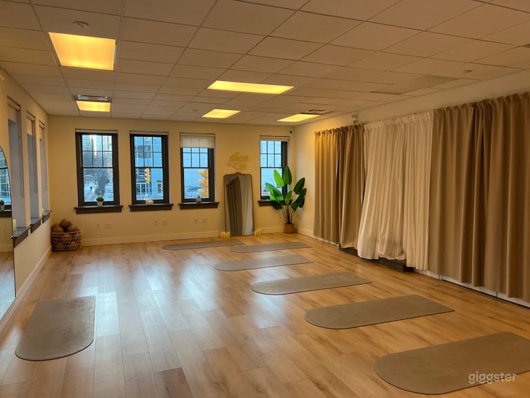  Spacious 750 sqft Studio for Rent – Yoga, Dance, Fitness 