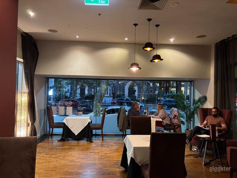  Modernes Hotelrestaurant, Bar & Lounge Bereich 