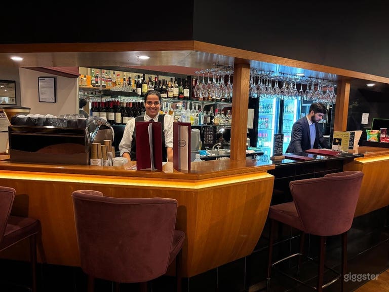  Modernes Hotelrestaurant, Bar & Lounge Bereich 