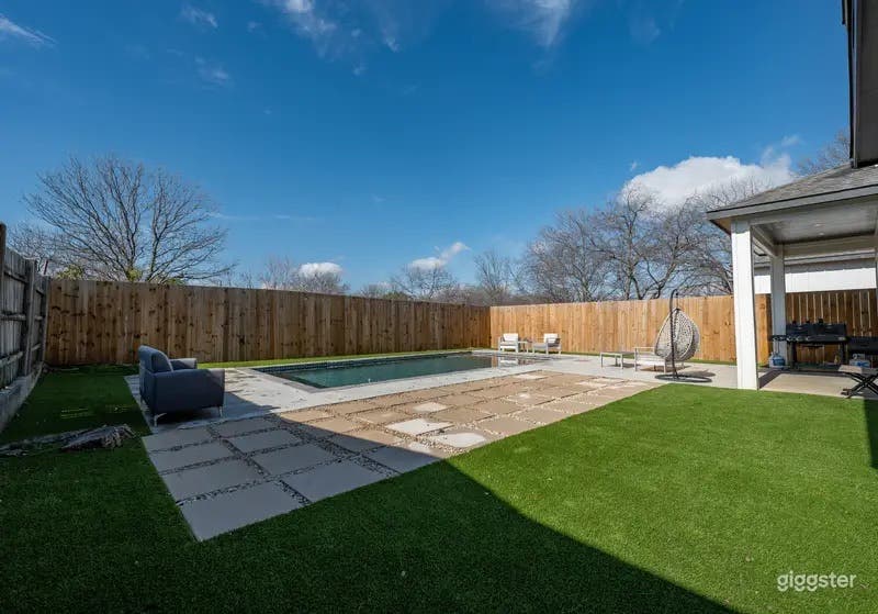 Elegant Poolside Retreat Photo 2